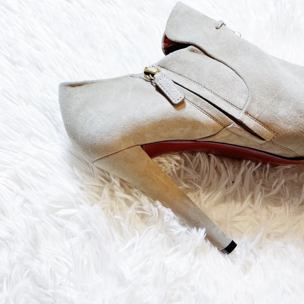 Gucci Suede Heeled Bootie Tassel Accents sz42 NEW - Picture 7 of 11
